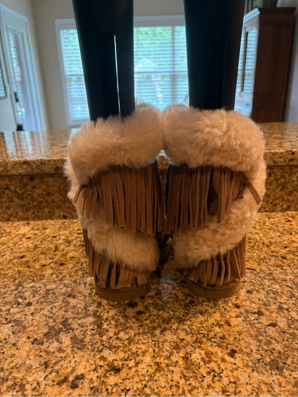 Koolaburra Fringe Suede Genuine Leather Tan Sherpa Boots 8